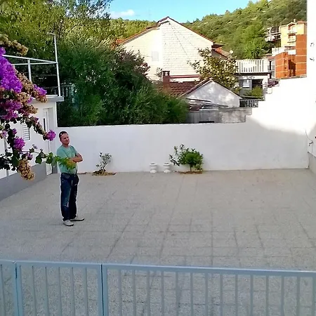 Studio 10003b *